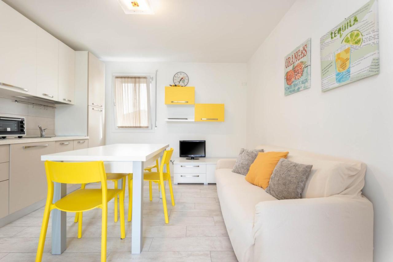 Blu Indaco Villa Elsa Lignano Sabbiadoro Exterior foto