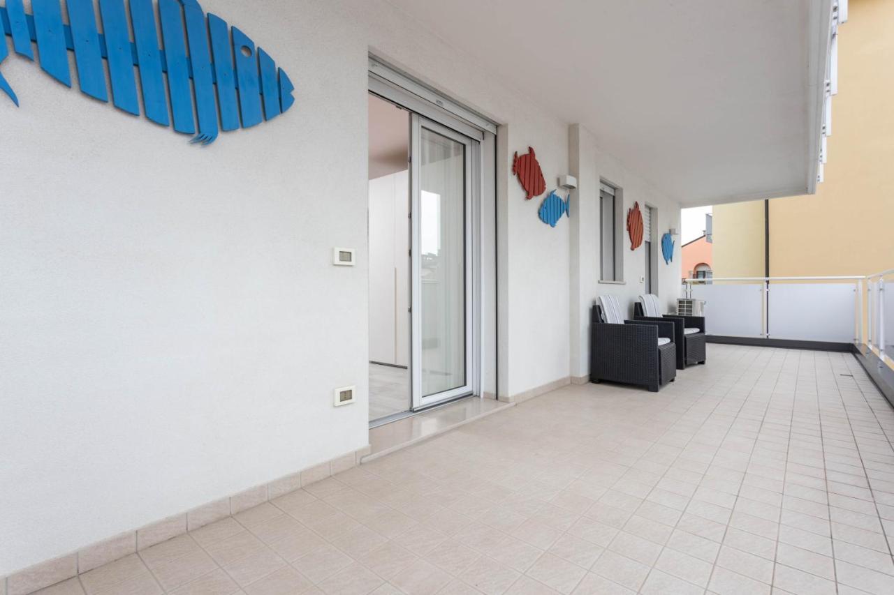 Blu Indaco Villa Elsa Lignano Sabbiadoro Exterior foto