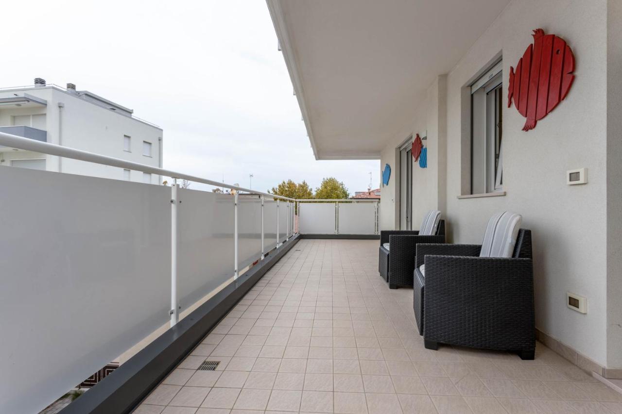 Blu Indaco Villa Elsa Lignano Sabbiadoro Exterior foto