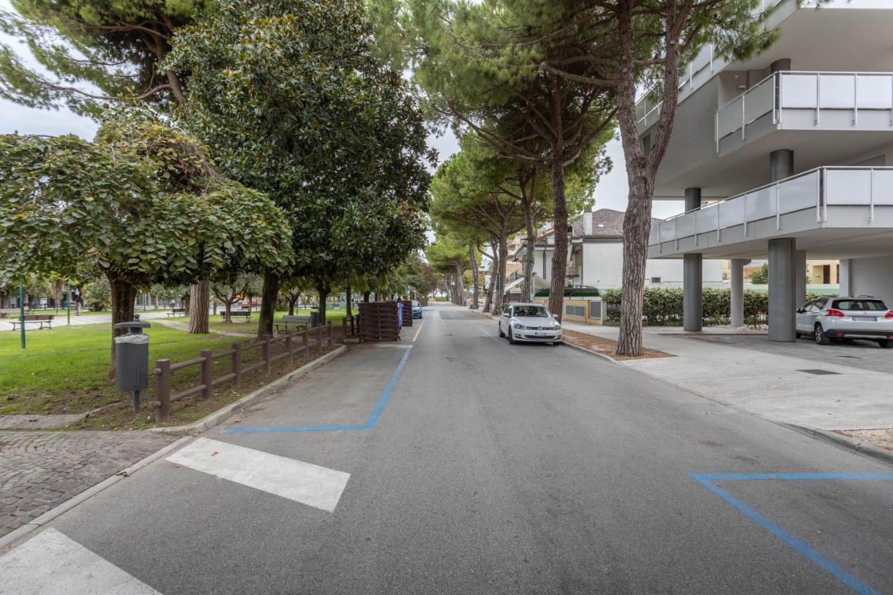 Blu Indaco Villa Elsa Lignano Sabbiadoro Exterior foto